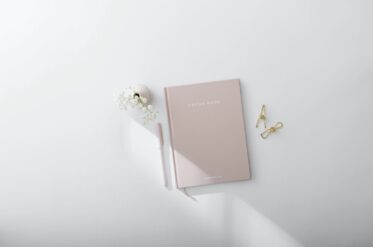 5 raisons de commencer à tenir un journal intime : conseils d’une psychologue